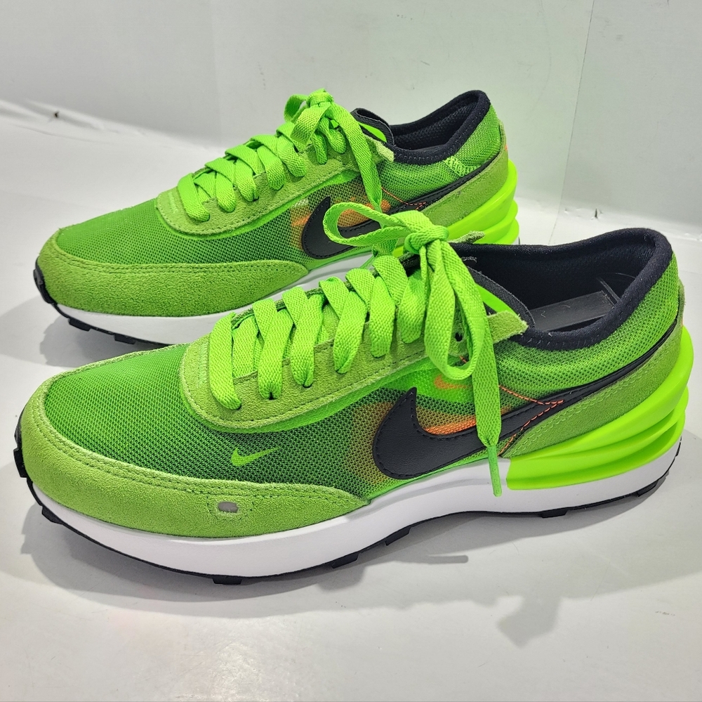 NIKE WAFFLE ONE ELECTRIC GREEN ATHLETIC YOUTH BOYS SHOE SIZE 4Y/W5.5 DC0481-300